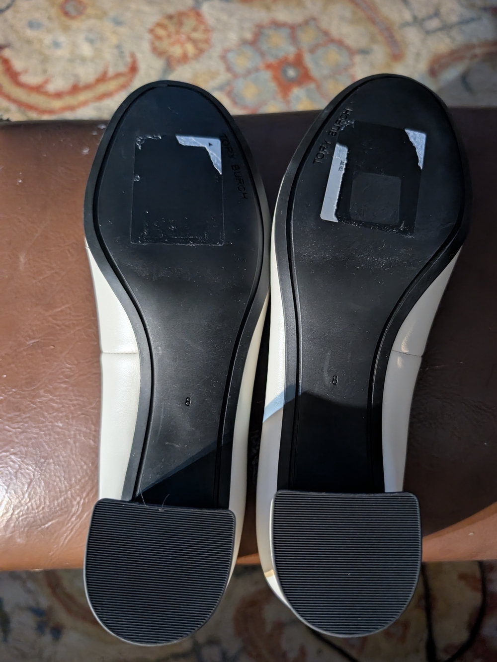 Tory Burch Two-Tone Chelsea Heel Pump in White and Black 8 - Picture 7 of 8